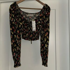 Floral cropped long sleeve top